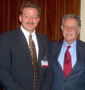Sr. Pietrobono con el presidente Oscar Berger
